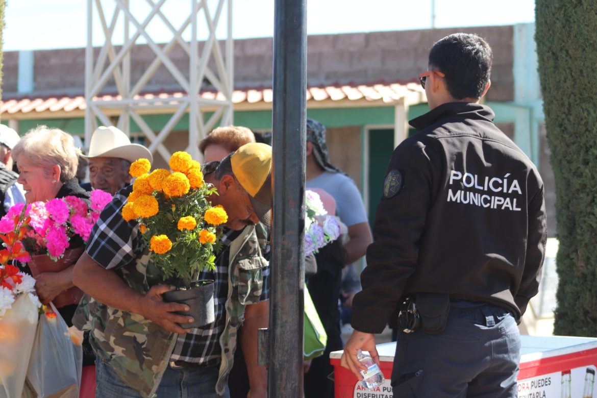 DSPM brinda seguridad y apoyo a la ciudadanía durante las actividades del Día de los Fieles Difuntos